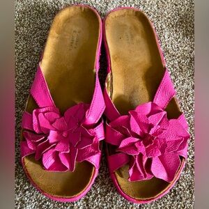 Valley Lane Women’s sandals size 7.5 pink slides